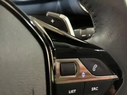 Photo 12 Peugeot 2008  1.2 130  Allure Pack EAT8 GPS Camera LED