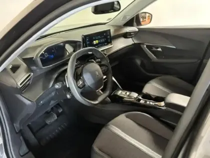 Photo 10 Peugeot 2008  1.2 130  Allure Pack EAT8 GPS Camera LED