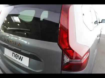 Photo 11 Dacia Jogger  1.6 hybrid 140ch Extreme+ 7 places -24