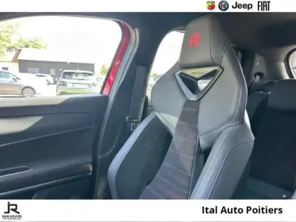 Photo 12 Alfa Romeo Junior  Elettrica 280ch Veloce