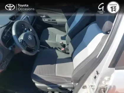 Photo 10 Toyota Yaris  100h Dynamic 5p
