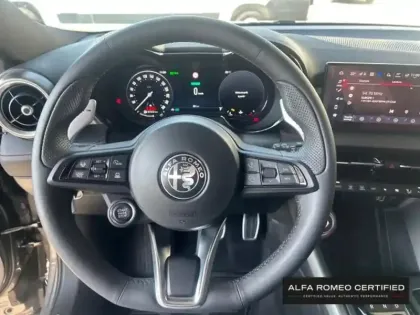 Photo 10 Alfa Romeo Tonale  1.5 Ibrida 175ch TI TCT