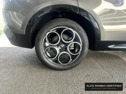 Photo 9 Alfa Romeo Tonale  1.5 Ibrida 175ch TI TCT