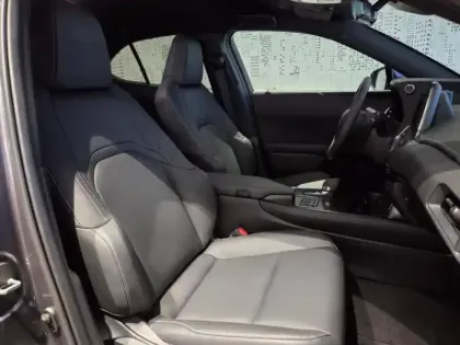 Photo 11 Lexus UX  300h F SPORT Design 2WD MC25