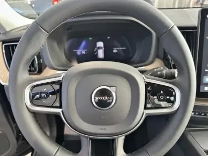 Photo 6 Volvo XC60  T6 Hybride Rechargeable 350ch Plus Style Dark Geartronic 8 AWD