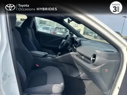 Photo 13 Toyota C-HR  2.0 Hybride 200ch Design MY25
