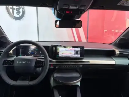 Photo 12 Lancia Ypsilon  Elettrica 156ch 54kWh 4cv (Certinergy 6100? déduit)