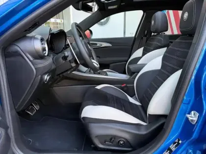Photo 9 Alfa Romeo Tonale  1.5 Ibrida 175ch Sport Speciale TCT