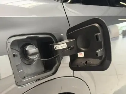 Photo 12 Peugeot 3008  1.2 Hybrid 145ch Allure e-DCS6