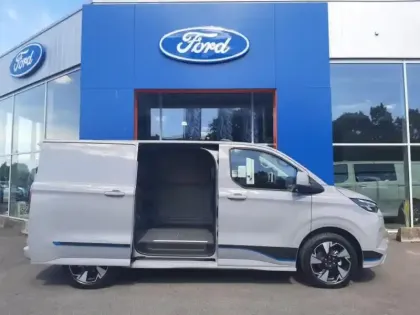 Photo 9 Ford Custom Transit  Fg 320 L1H1 2.5 Duratec 232ch Hybride rechargeable Sport CVT