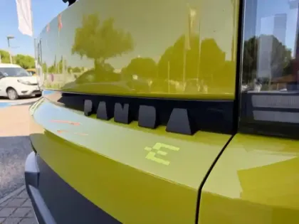 Photo 7 Fiat Panda Grande  Electrique 113ch La Prima