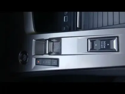 Photo 14 Peugeot 408  Plug-in Hybrid 225ch GT e-EAT8