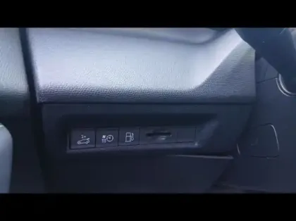 Photo 13 Peugeot 408  Plug-in Hybrid 225ch GT e-EAT8