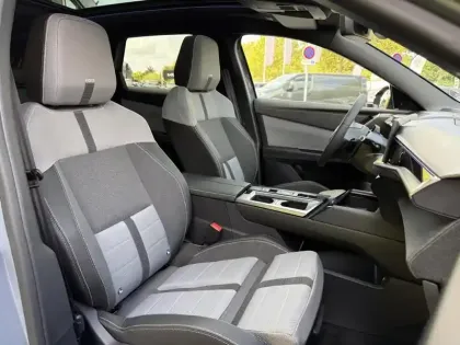 Photo 9 Opel Grandland  1.2 Turbo Hybrid 145ch Ultimate e-DCT6