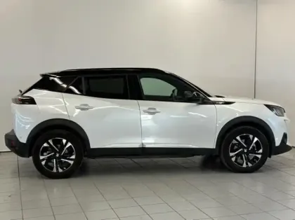 Photo 9 Peugeot 2008  e- 136ch GT Pack