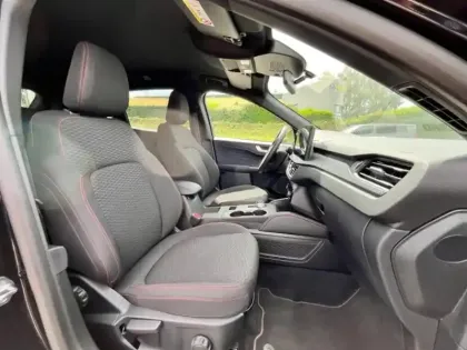 Photo 10 Ford Kuga  2.5 Duratec 180ch Hybrid FlexiFuel ST-Line Powershift