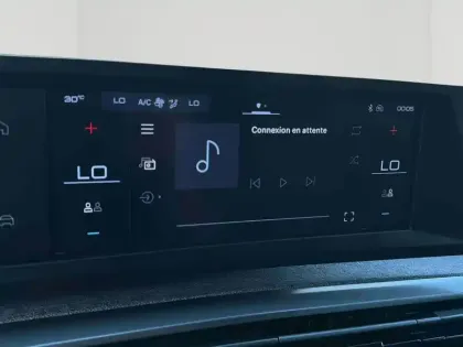 Photo 12 Peugeot 5008  Hybrid 145ch Allure e-DCS6
