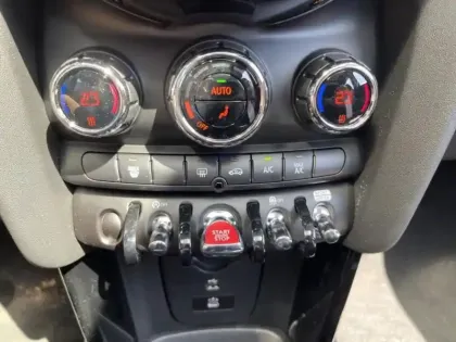 Photo 11 Mini Mini  5 Portes Cooper 136ch Edition Camden BVA7