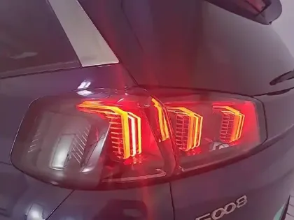 Photo 40 Peugeot 5008  BlueHDi 130ch S&S EAT8