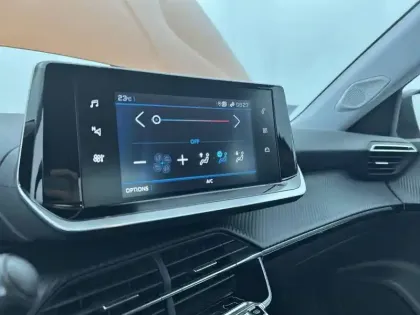 Photo 20 Peugeot 2008  PureTech 100 S&S BVM6