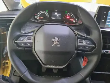 Photo 8 Peugeot 208  PureTech 100 S&S BVM6