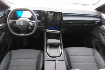 Photo 8 Renault Espace  E-Tech full hybrid 200 GSR2