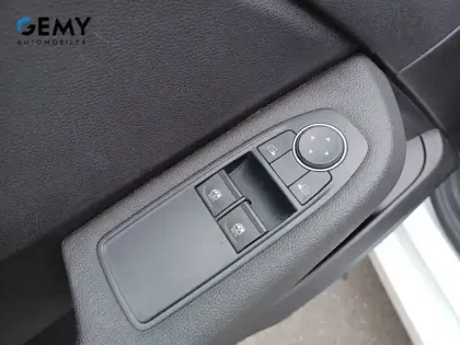 Photo 11 Renault Clio  E-Tech full hybrid 145