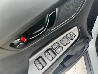 Photo 19 Hyundai Kona  1.6 GDi Hybrid