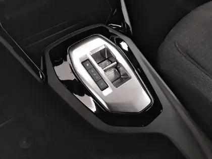 Photo 37 Peugeot 208  Hybrid 110 ch e-DCS6