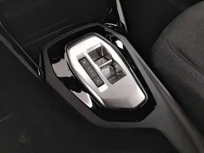 Photo 13 Peugeot 208  Hybrid 110 ch e-DCS6