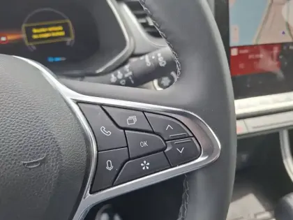 Photo 21 Renault Captur  E-Tech full hybrid 145 ch