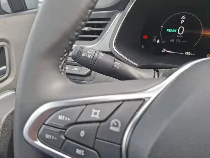 Photo 20 Renault Captur  E-Tech full hybrid 145 ch