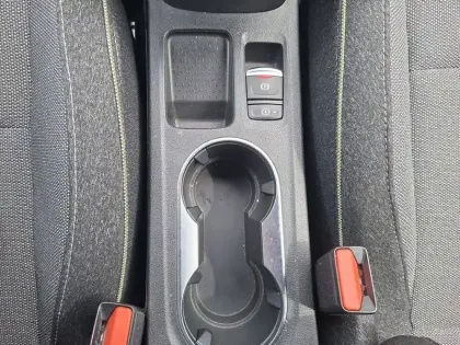 Photo 25 Renault Captur  E-Tech full hybrid 145 ch