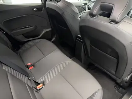 Photo 15 Renault Clio  E-Tech full hybrid 145 ch GSR2