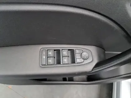 Photo 27 Renault Captur  E-Tech 145 - 21
