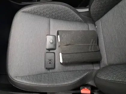 Photo 40 Renault Captur  E-Tech 145 - 21