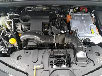 Photo 13 Renault Captur  E-Tech full hybrid 145