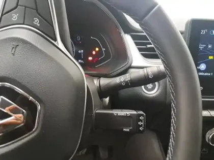 Photo 29 Renault Captur  E-Tech full hybrid 145
