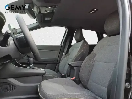 Photo 8 Renault Captur  E-Tech full hybrid 145 ch