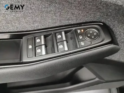 Photo 27 Renault Espace  E-Tech full hybrid 200 GSR2