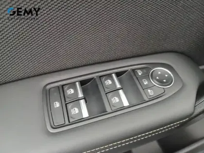Photo 27 Renault Symbioz  E-Tech full hybrid 145