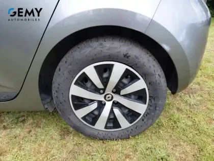Photo 10 Renault Clio  E-Tech full hybrid 145
