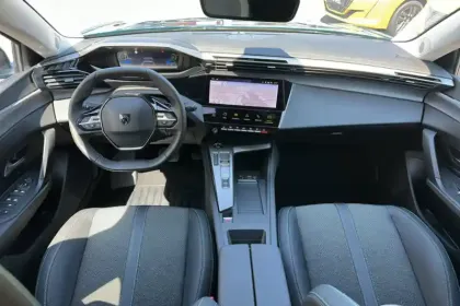 Photo 15 Peugeot 408  Electrique 58 kWh 210 ch