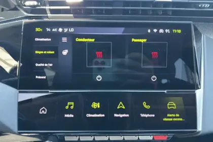 Photo 25 Peugeot 408  Electrique 58 kWh 210 ch
