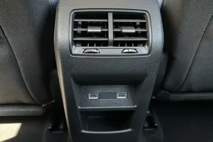 Photo 27 Peugeot 408  Electrique 58 kWh 210 ch