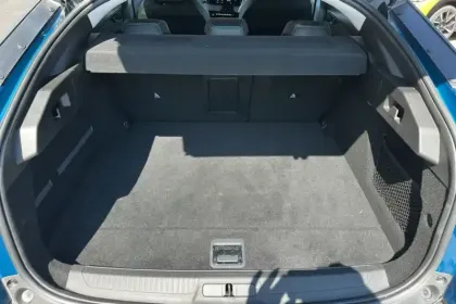 Photo 14 Peugeot 408  Electrique 58 kWh 210 ch
