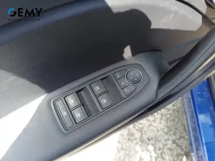 Photo 11 Renault Captur  E-Tech full hybrid 145