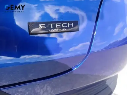 Photo 16 Renault Captur  E-Tech full hybrid 145