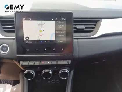 Photo 12 Renault Captur  E-Tech full hybrid 145