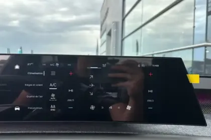 Photo 19 Peugeot 3008  Electrique 210 ch 73 kWh